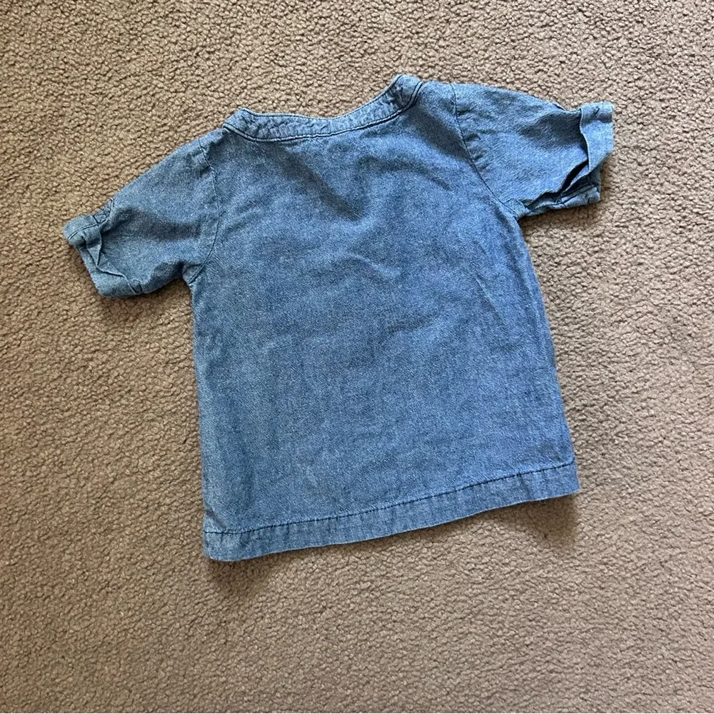 Old Navy 6mos Chambray Top Baby Girl Short Sleeved 3 Snaps